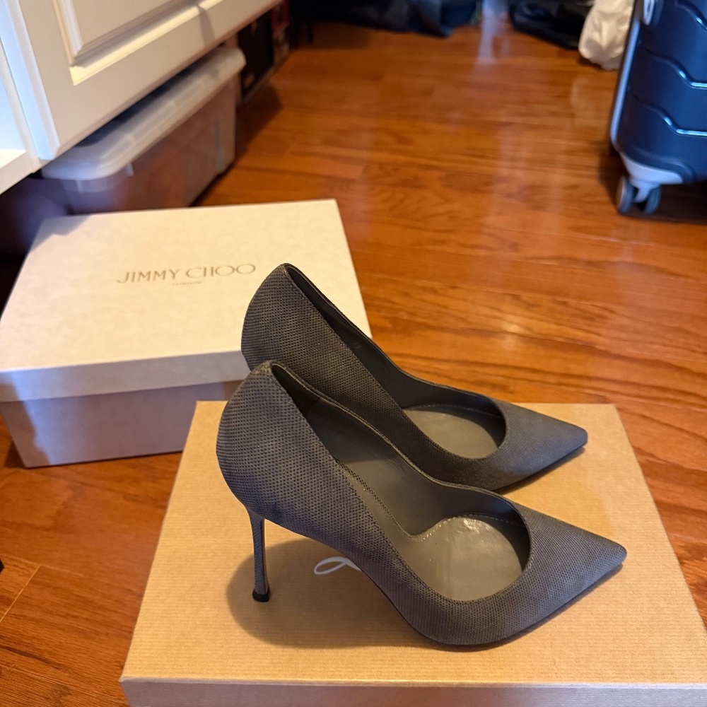 SERGIO ROSSI Gray Godiva Leather Pumps